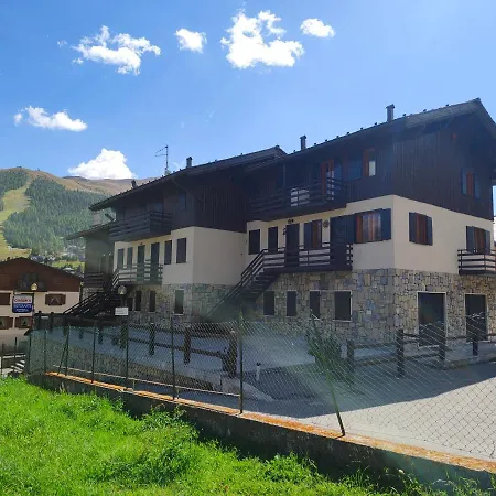 Nelida Myholidaylivigno アパート リヴィーニョ